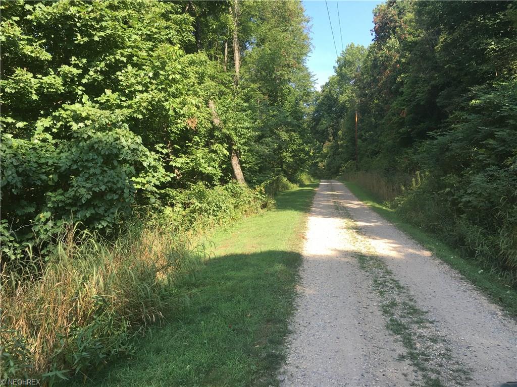 Greer Rd, Uhrichsville, OH 44683