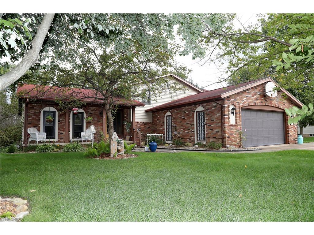 1449 Tumbleweed St Northeast, Uniontown, OH 44685