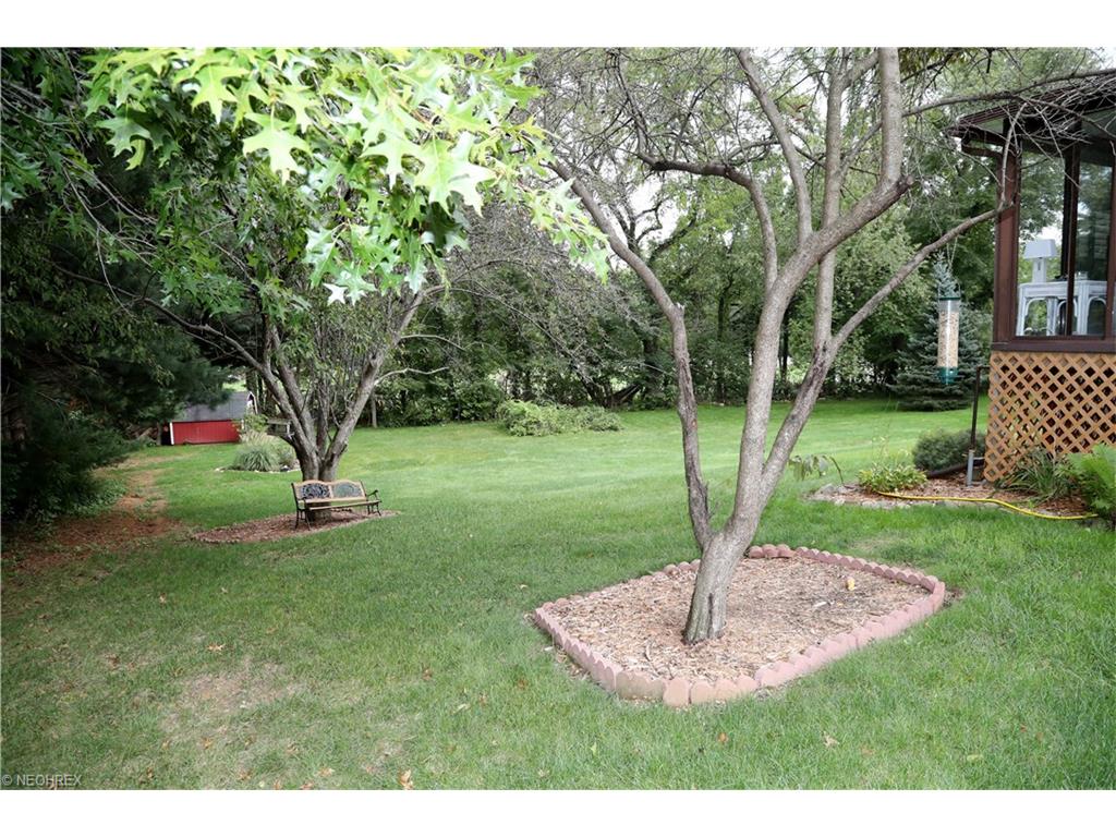 1449 Tumbleweed St Northeast, Uniontown, OH 44685