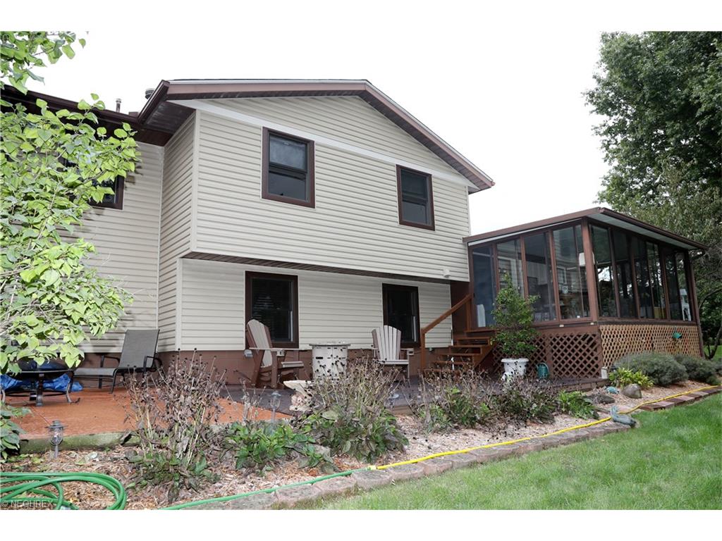 1449 Tumbleweed St Northeast, Uniontown, OH 44685