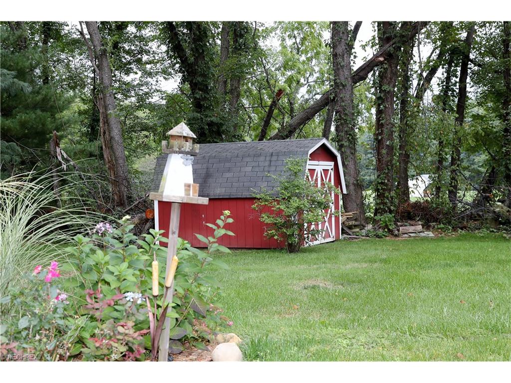 1449 Tumbleweed St Northeast, Uniontown, OH 44685