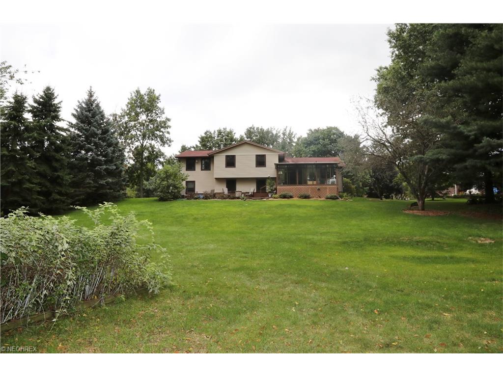 1449 Tumbleweed St Northeast, Uniontown, OH 44685