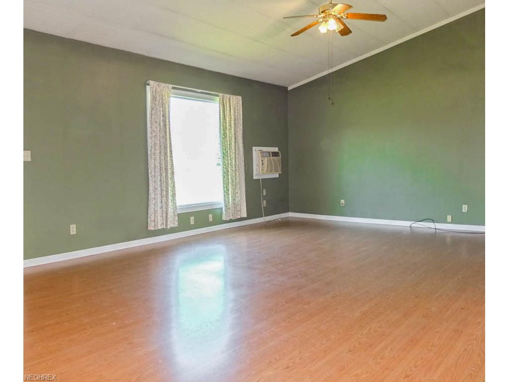2762 Sherr Ave Southeast, Canton, OH 44707