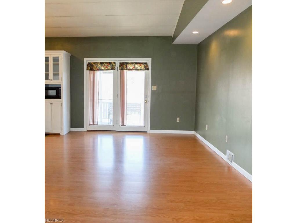 2762 Sherr Ave Southeast, Canton, OH 44707