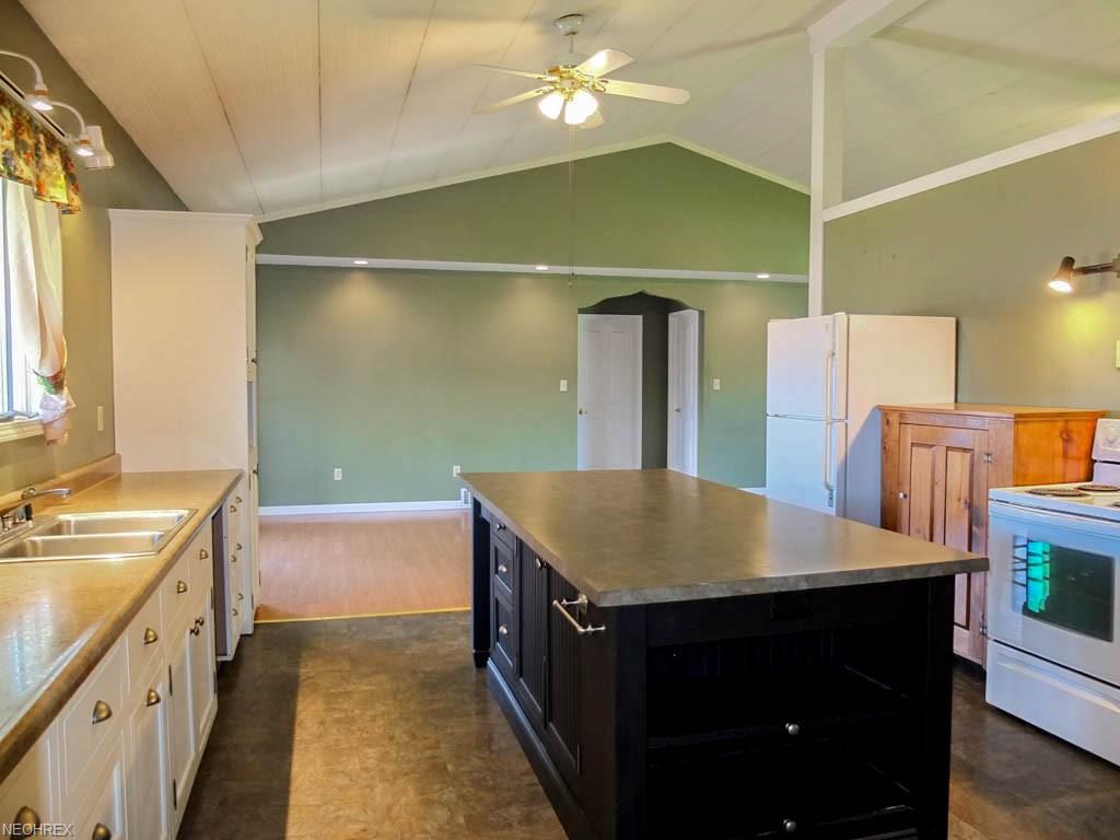 2762 Sherr Ave Southeast, Canton, OH 44707