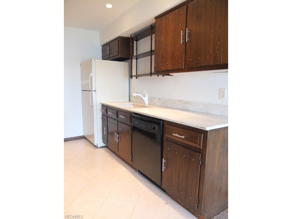 1382 Stardust Ave Northwest, Canton, OH 44708