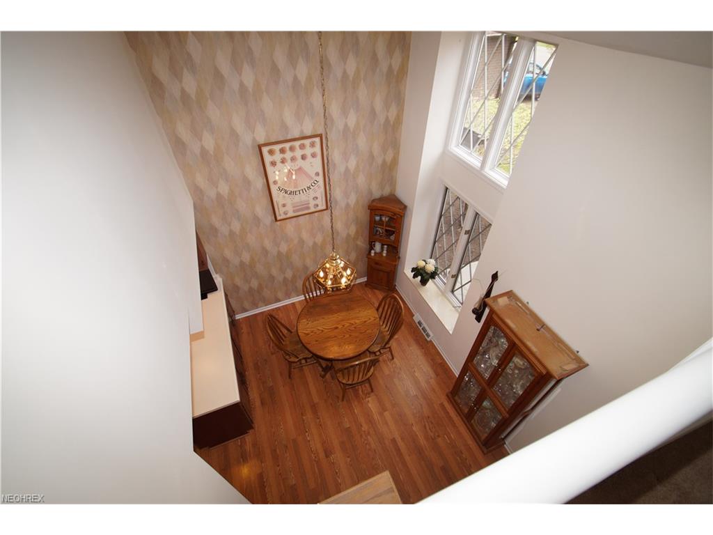 132 Brookview Dr Southwest, North Canton, OH 44709