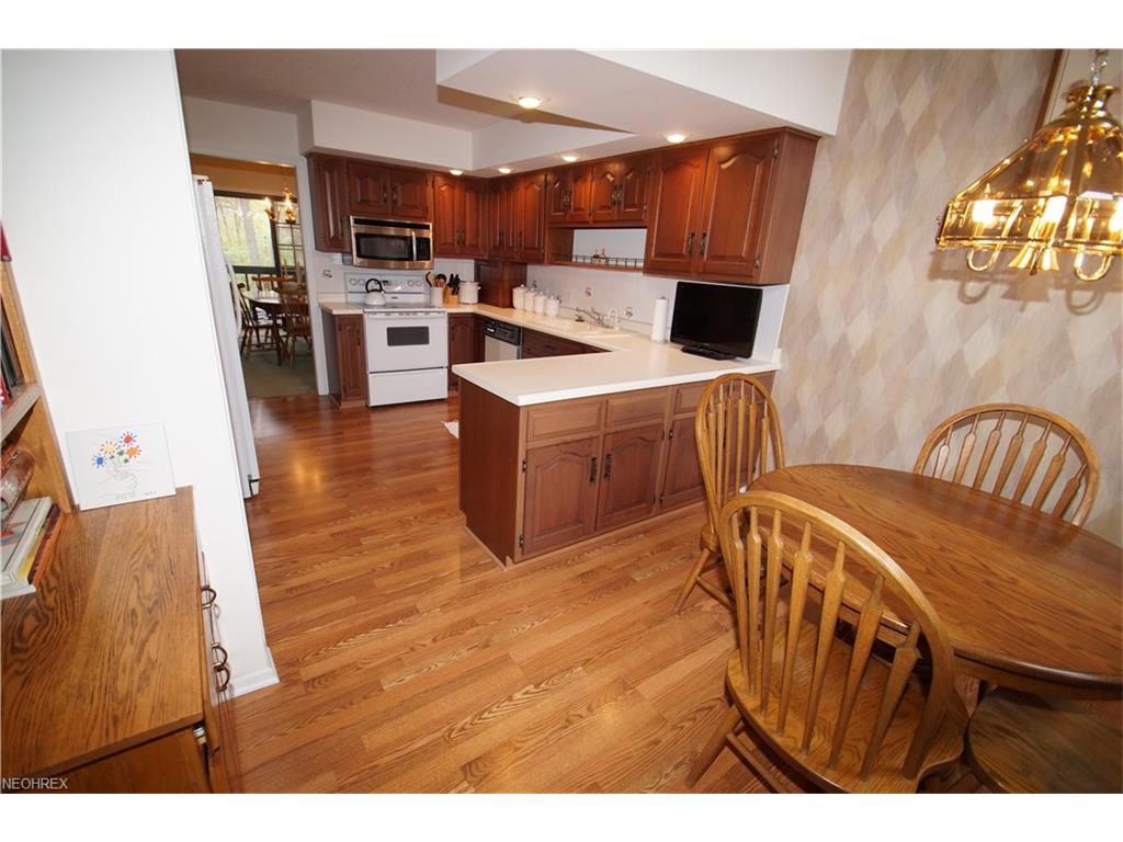 132 Brookview Dr Southwest, North Canton, OH 44709