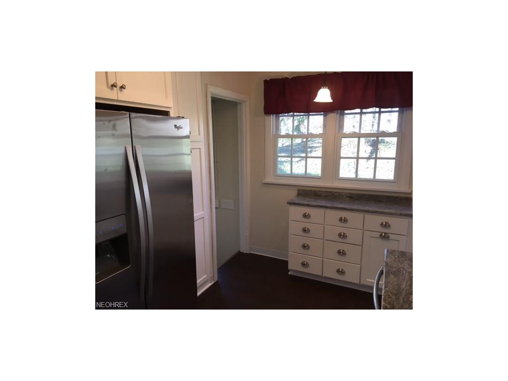 1666 Peachtree Ave Southwest, North Canton, OH 44709