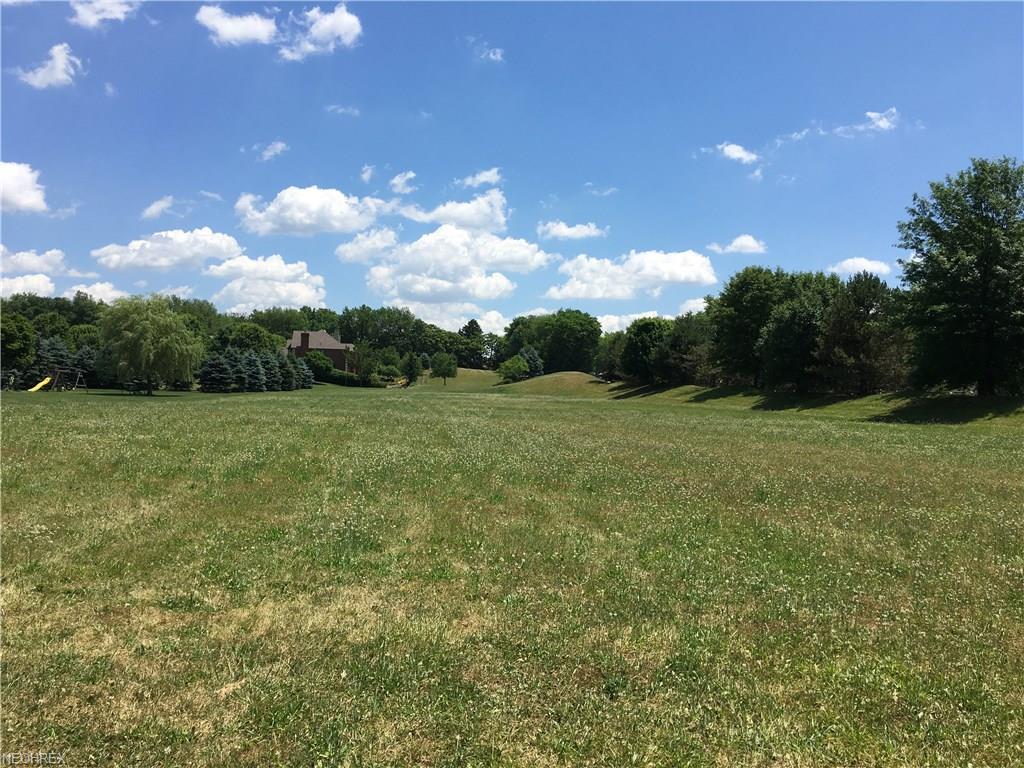 Meadowlands Ave Northwest, North Canton, OH 44720