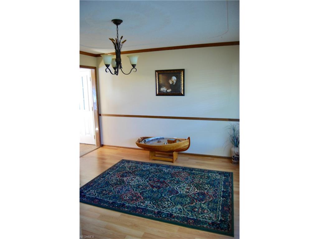 6800 Big Spring Ave Northeast, Canton, OH 44721