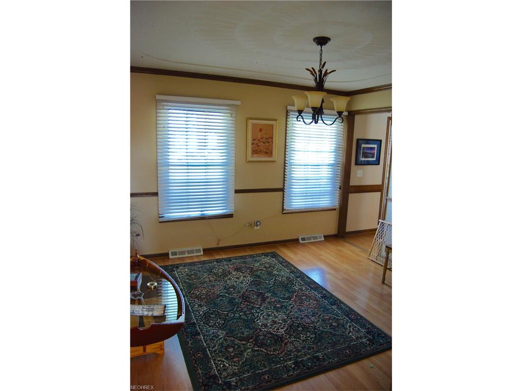6800 Big Spring Ave Northeast, Canton, OH 44721