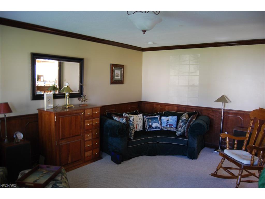 6800 Big Spring Ave Northeast, Canton, OH 44721