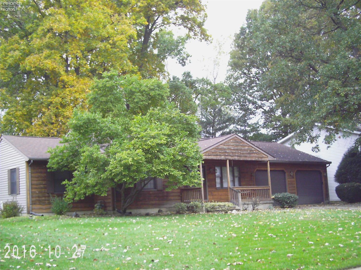 705 South Oakhurst Court, Huron, OH 44830