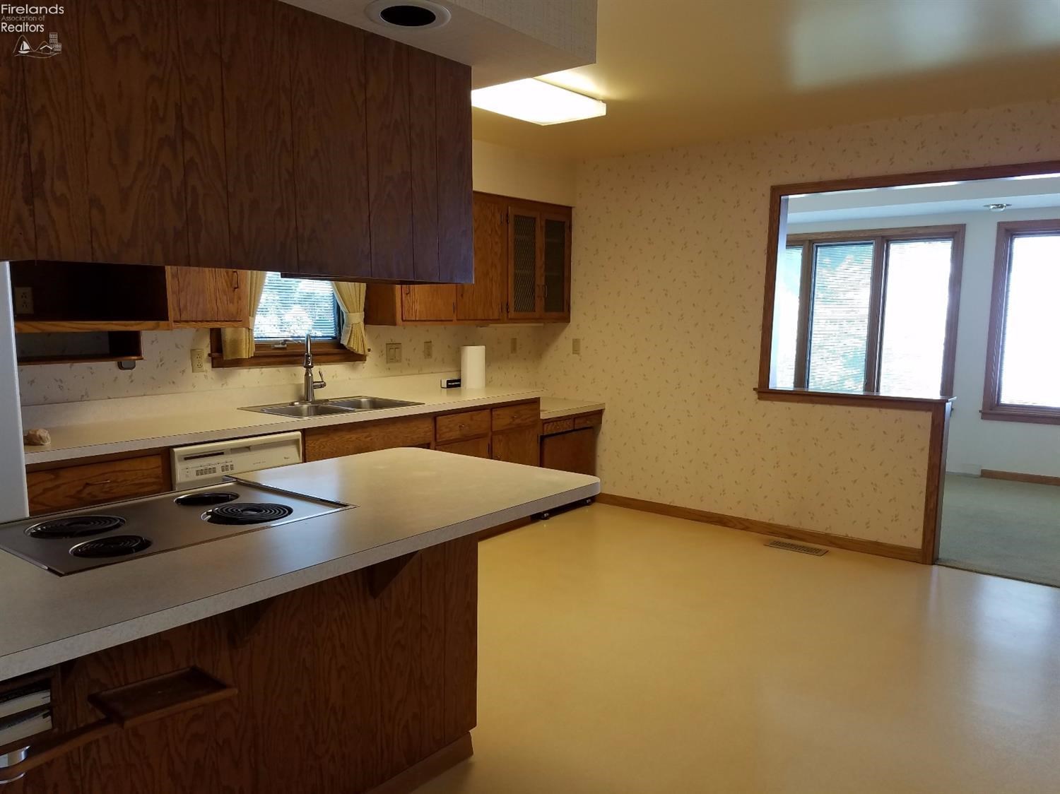 611 Rods Drive, Sandusky, OH 44870
