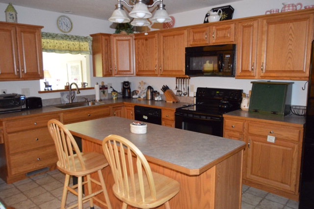 1619 Deer View Circle, Ontario, OH 44906