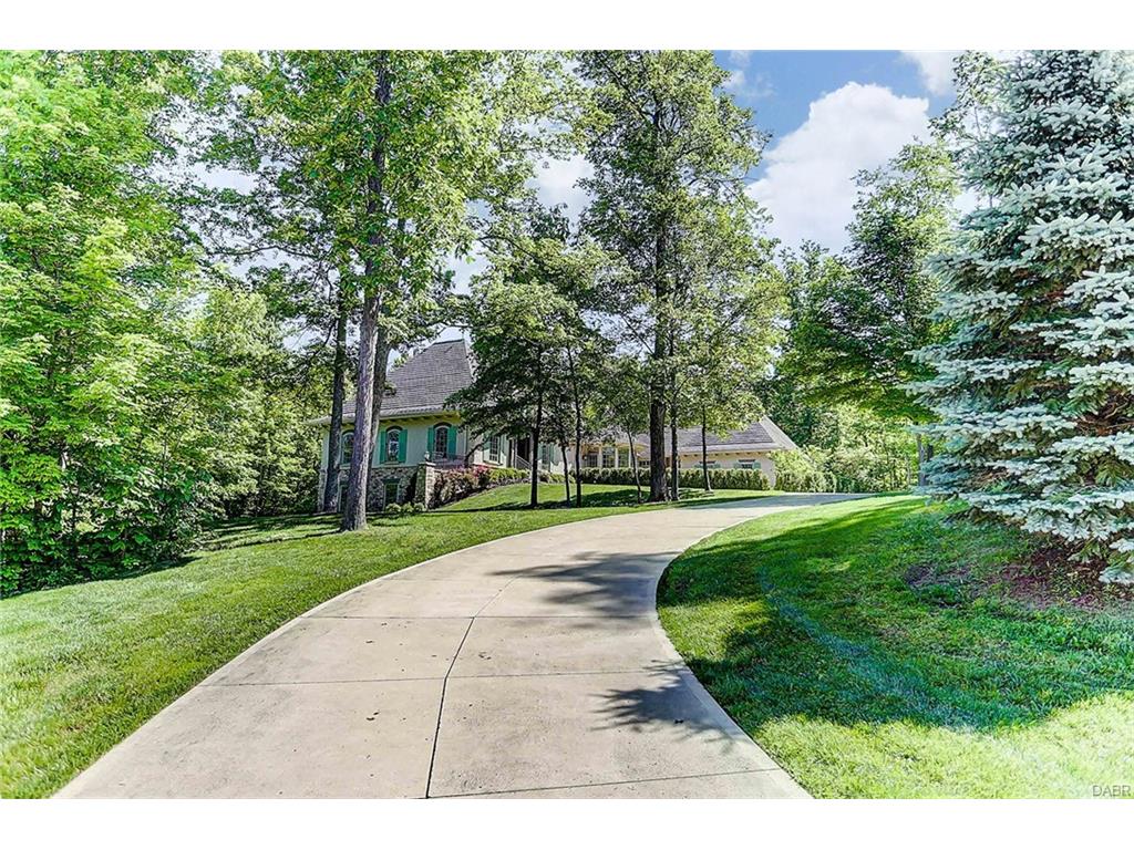 7900 Country Brook Ct, Springboro, OH 45066