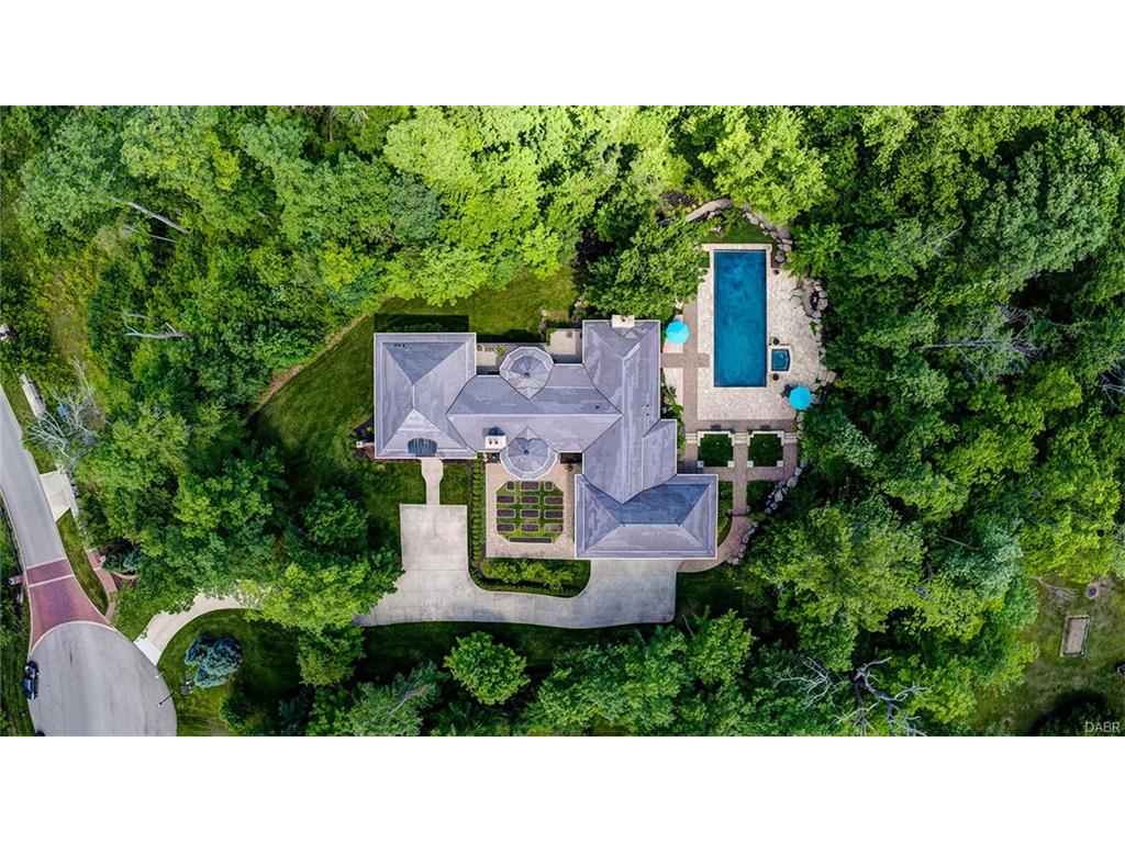 7900 Country Brook Ct, Springboro, OH 45066