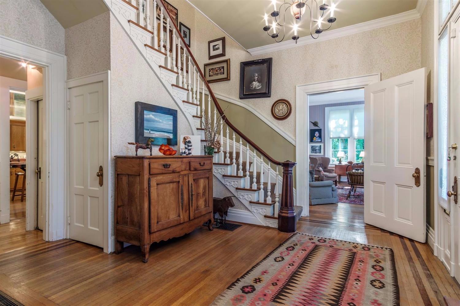 1858 William Howard Taft Road, Cincinnati, OH 45206