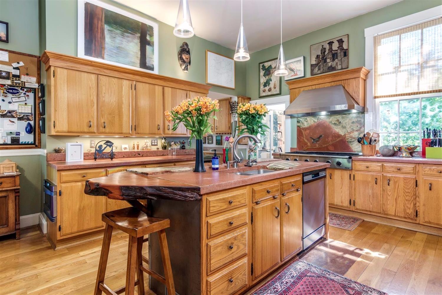 1858 William Howard Taft Road, Cincinnati, OH 45206