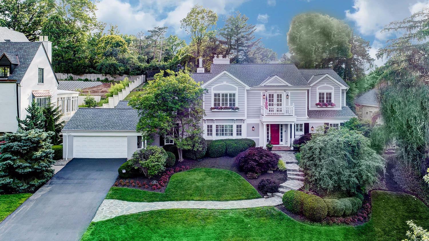 1129 Rookwood Drive, Cincinnati, OH 45208