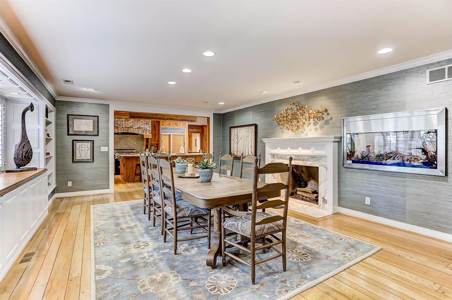1129 Rookwood Drive, Cincinnati, OH 45208