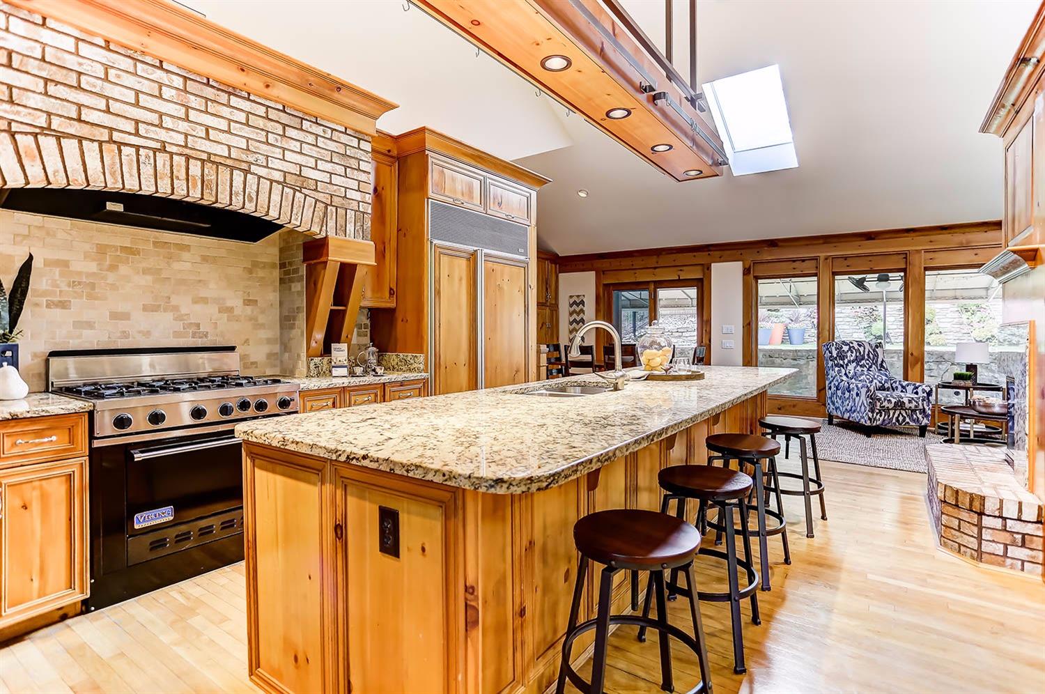1129 Rookwood Drive, Cincinnati, OH 45208