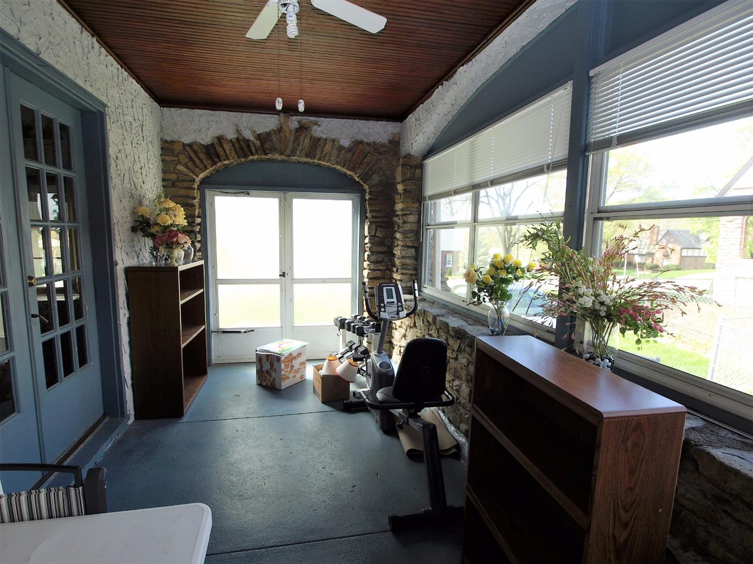 2696 Fleetwood Avenue, Cincinnati, OH 45211