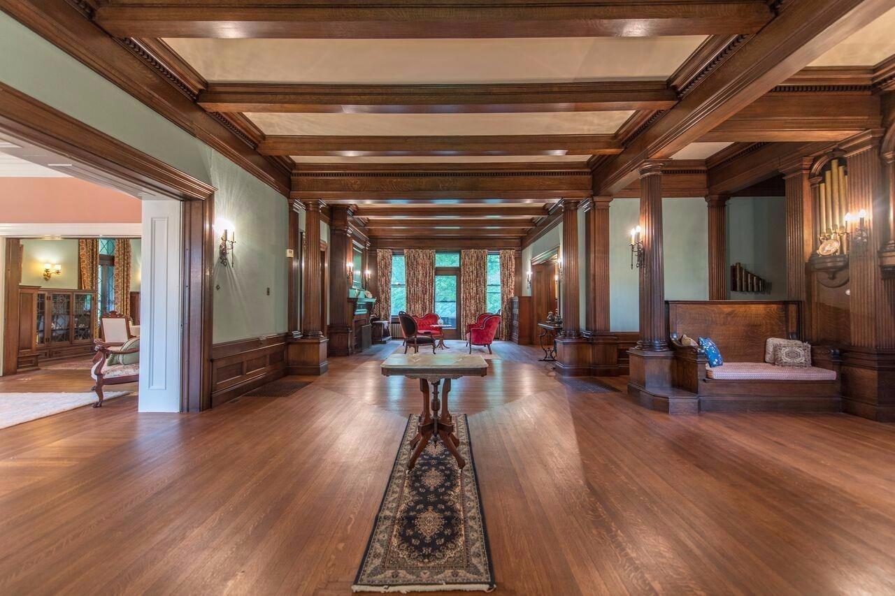 333 Oliver Road, Wyoming, OH 45215