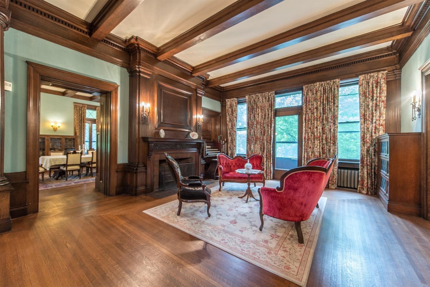 333 Oliver Road, Wyoming, OH 45215