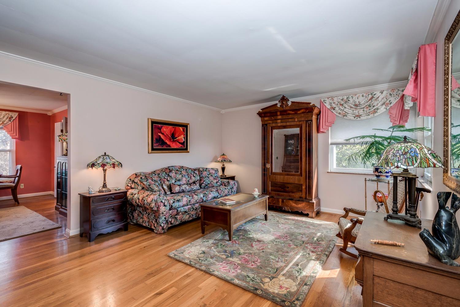 2202 Bluegrass Lane, Amberley, OH 45237