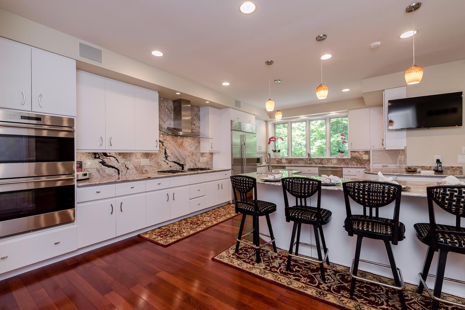 8325 Carolines Trail, Indian Hill, OH 45242
