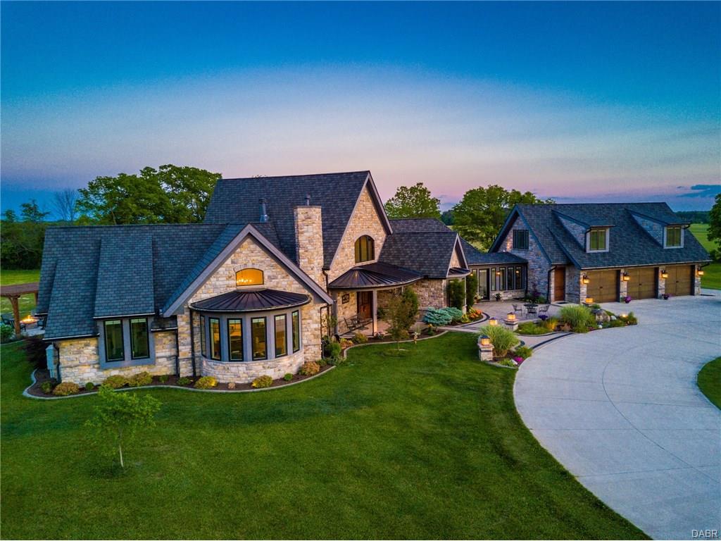 2742 n Dayton-Lakeview Rd, New Carlisle, OH 45344