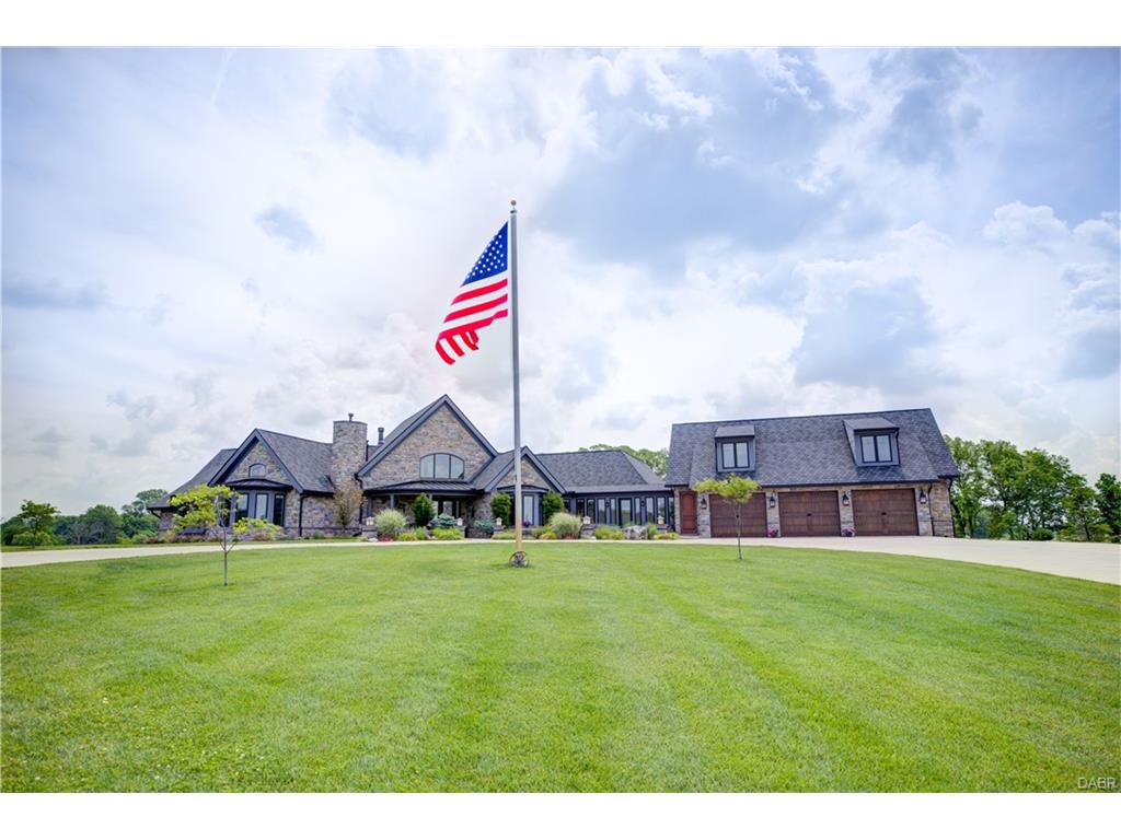 2742 n Dayton-Lakeview Rd, New Carlisle, OH 45344