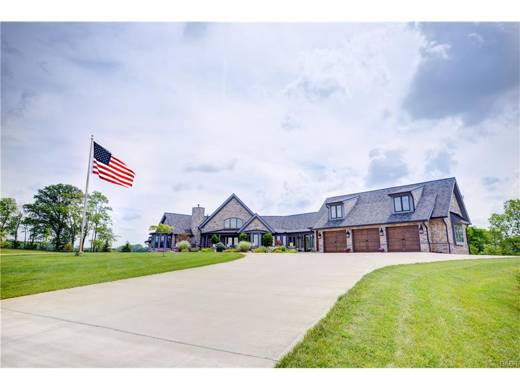 2742 n Dayton-Lakeview Rd, New Carlisle, OH 45344