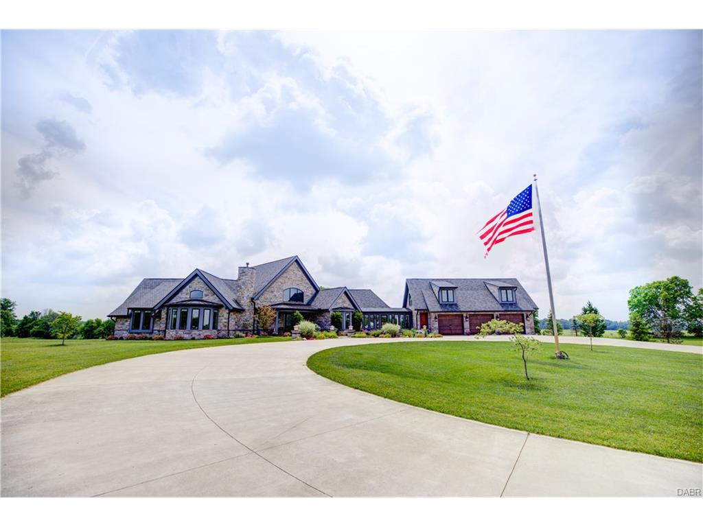 2742 n Dayton-Lakeview Rd, New Carlisle, OH 45344