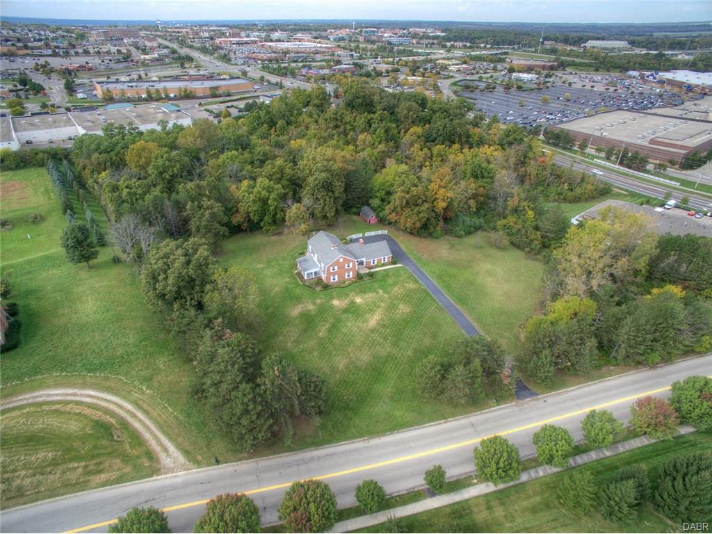 2735 Lillian Ln, Beavercreek, OH 45431