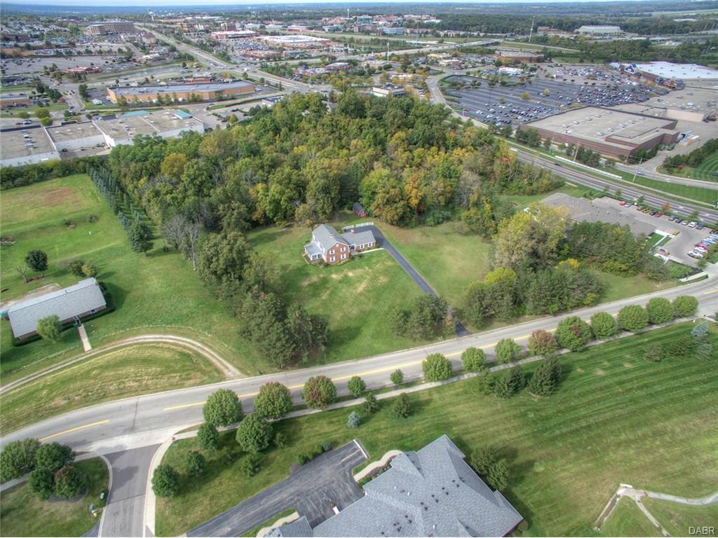 2735 Lillian Ln, Beavercreek, OH 45431