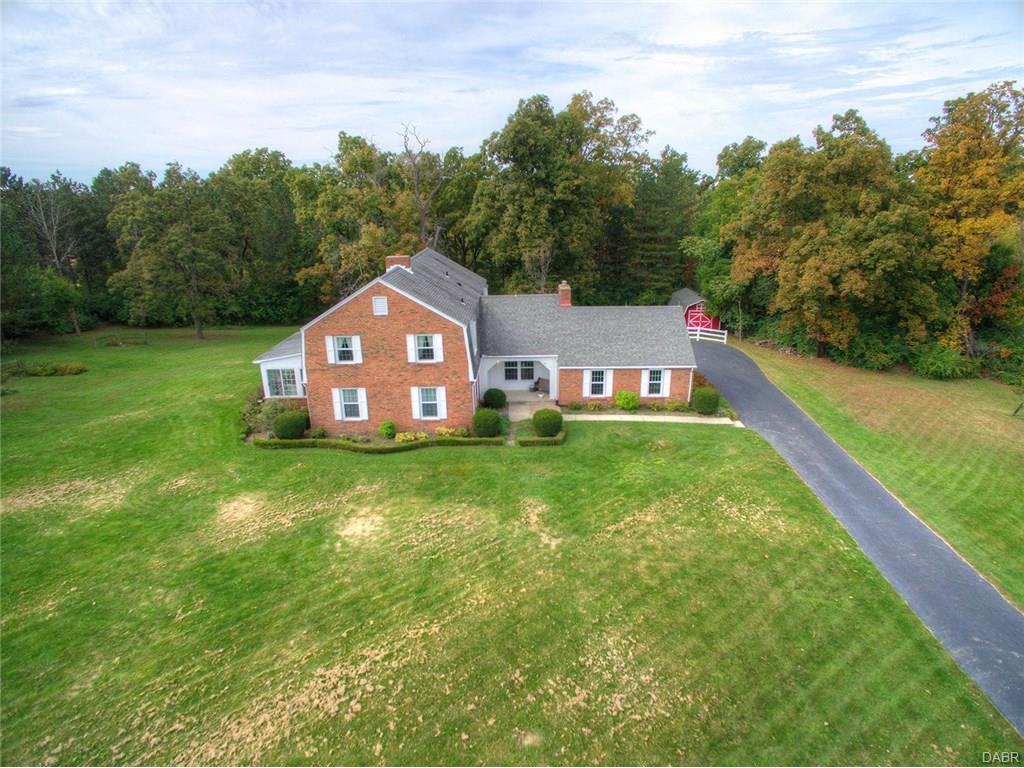 2735 Lillian Ln, Beavercreek, OH 45431