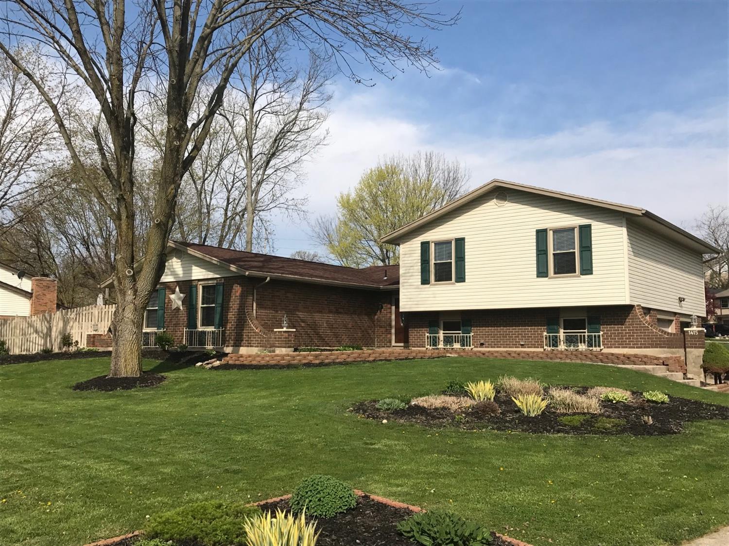 1415 King Richard Parkway, West Carrollton, OH 45449
