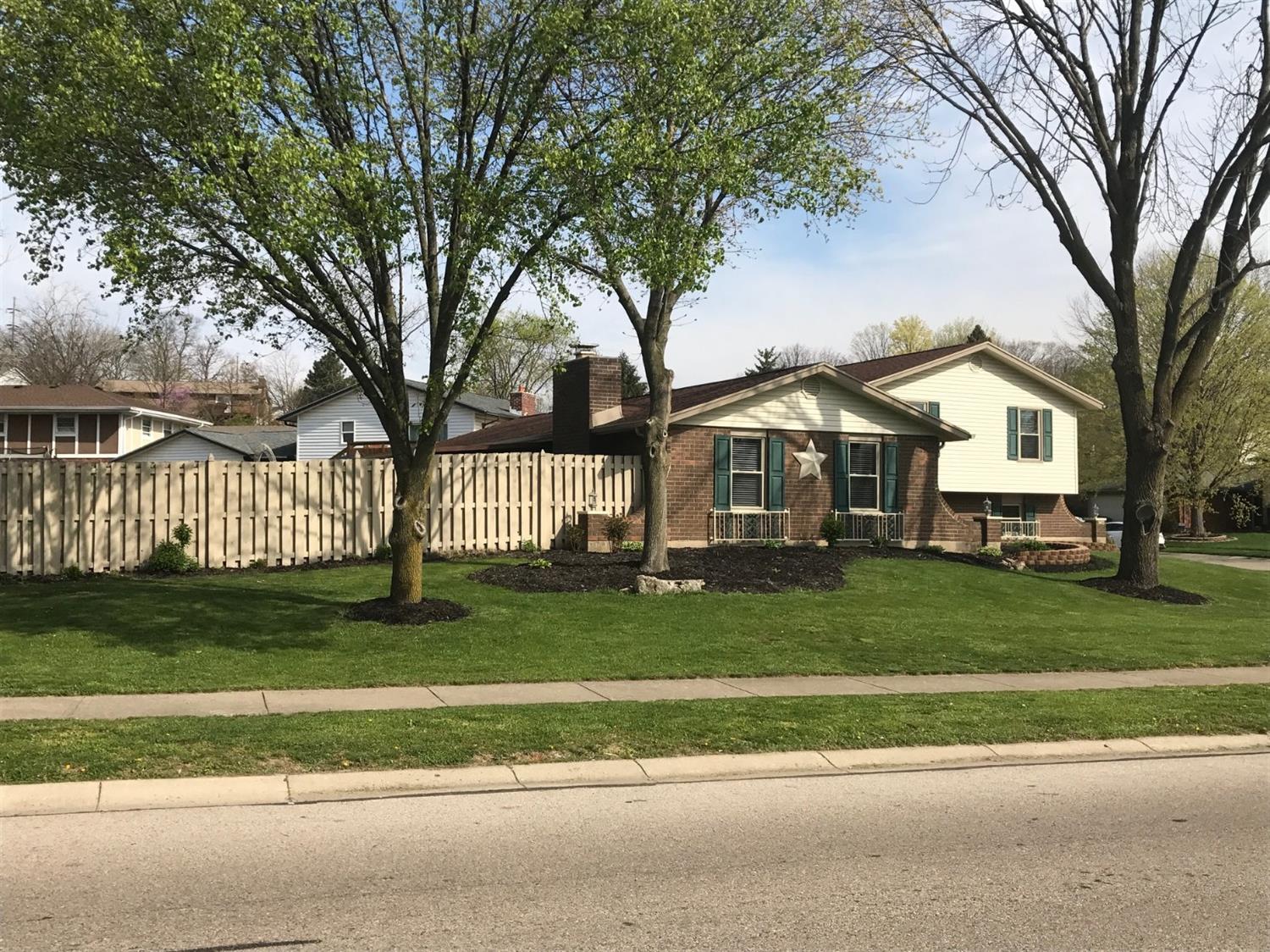 1415 King Richard Parkway, West Carrollton, OH 45449