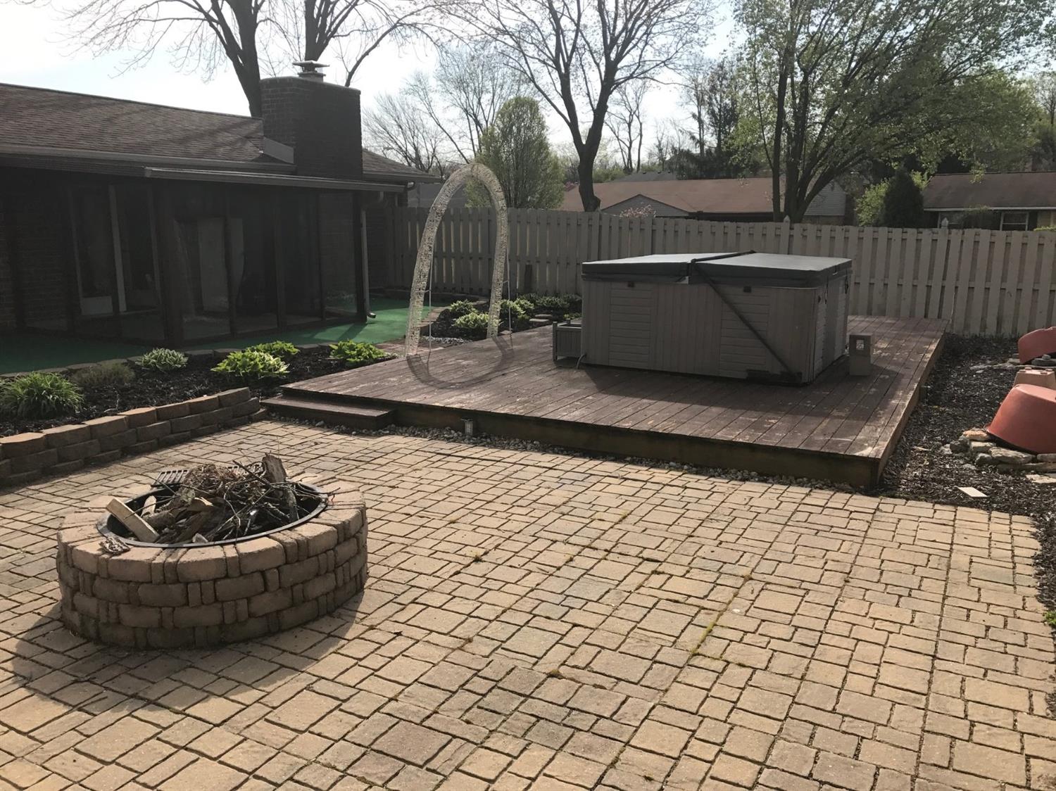 1415 King Richard Parkway, West Carrollton, OH 45449