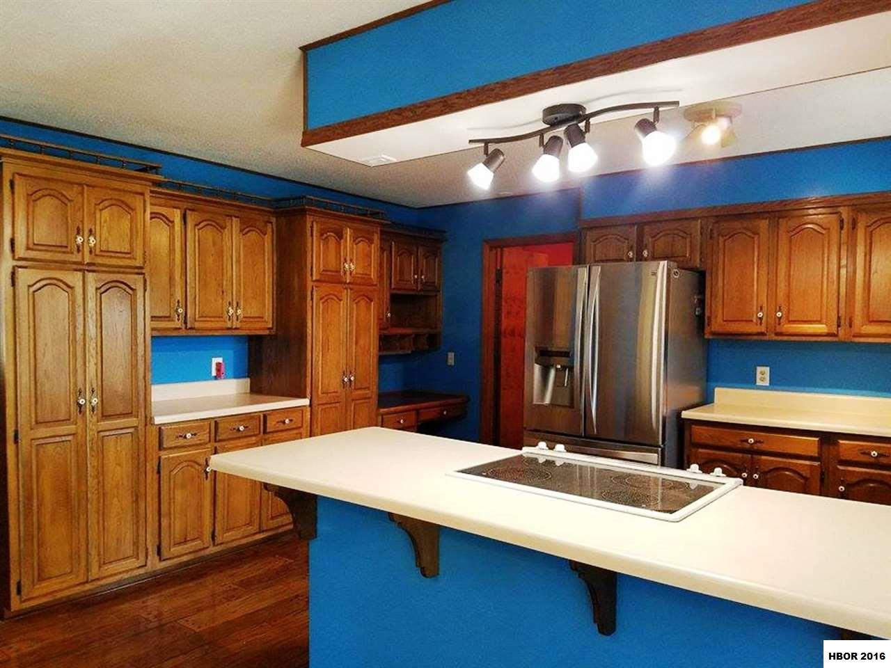 619 W LIMA AVE, Ada, OH 45810