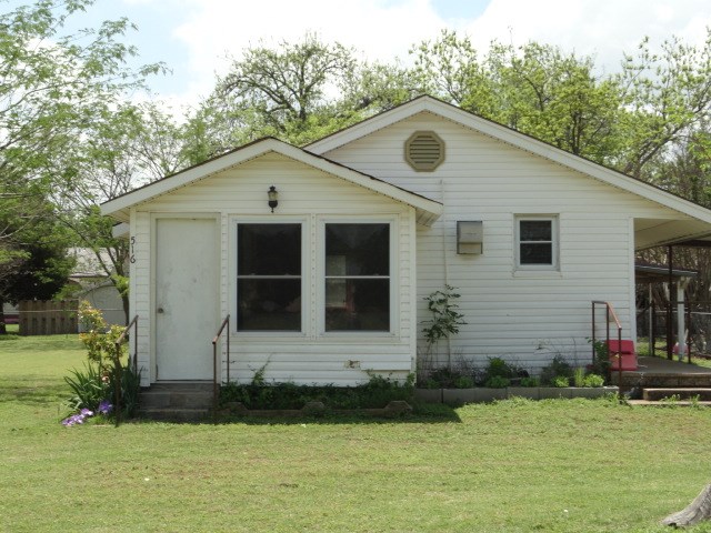 516 E Wallace, Apache, OK 73006