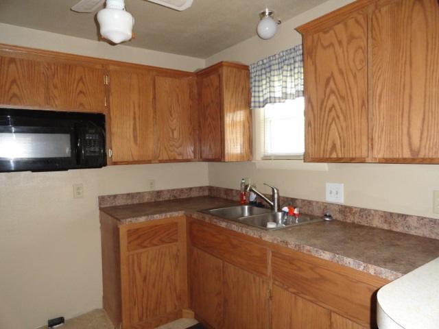 516 E Wallace, Apache, OK 73006