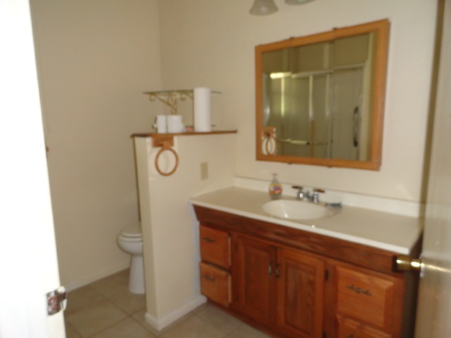 516 E Wallace, Apache, OK 73006