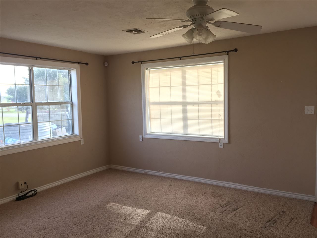 133 Hillside Rd, Apache, OK 73006