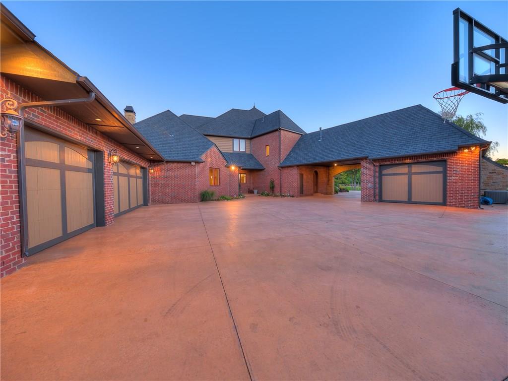 11416 Hillsdale Drive, Edmond, OK 73013