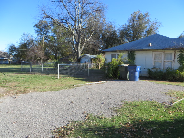 2001 S 14th, Chickasha, OK 73018