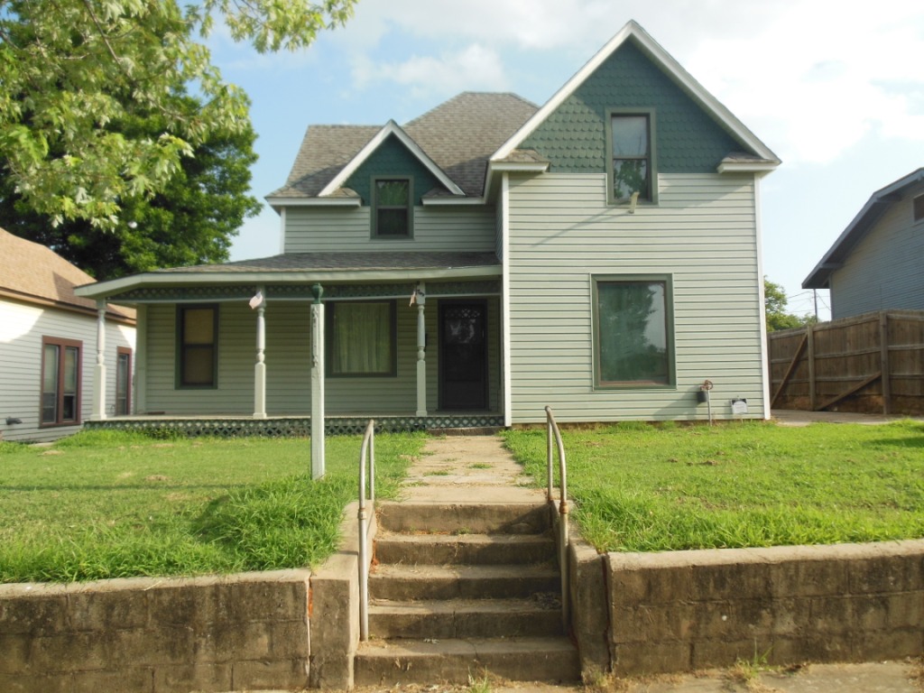 923 W Iowa, Chickasha, OK 73018